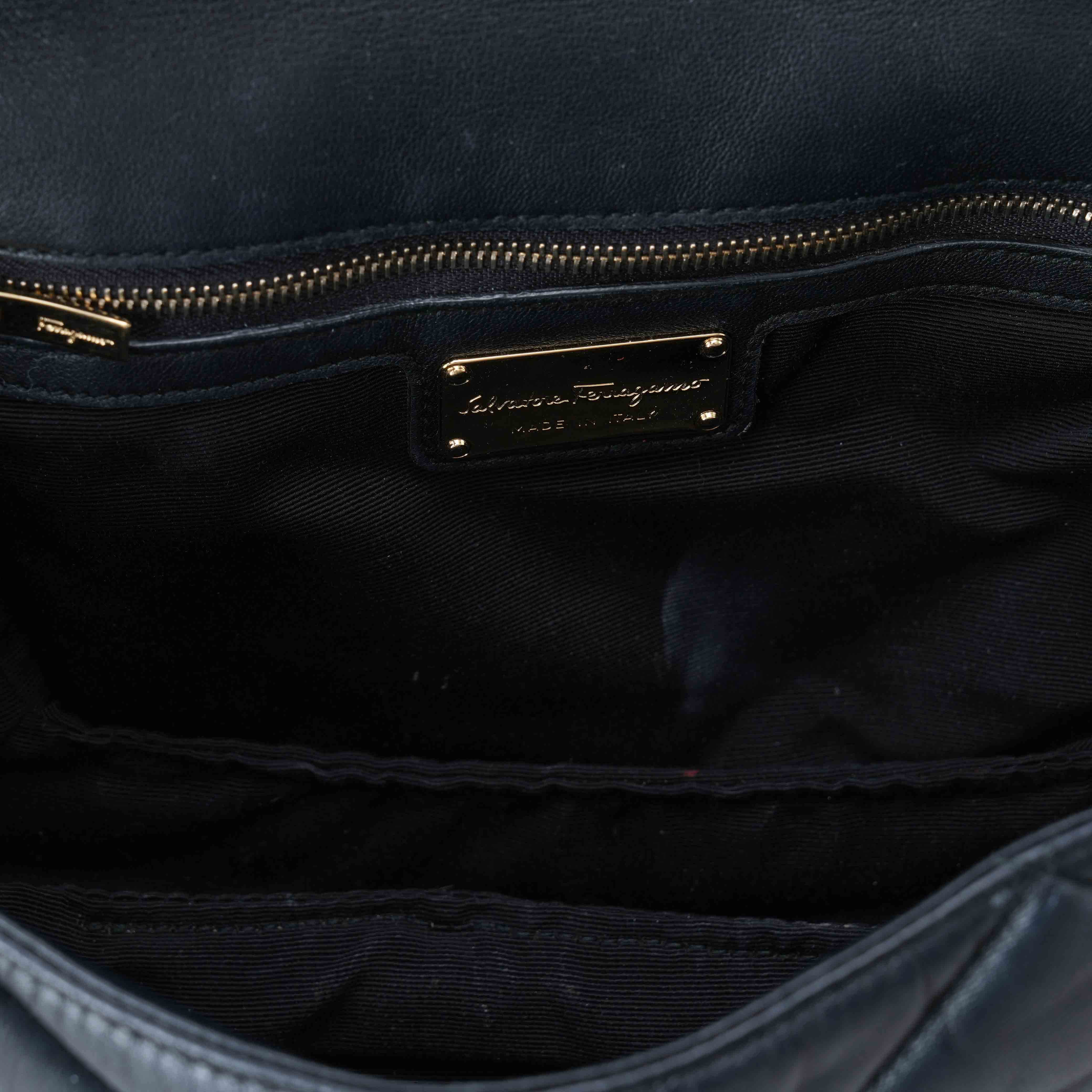FERRAGAMO(USED)페레가모 바라리본 퀼팅 체인 숄더백
